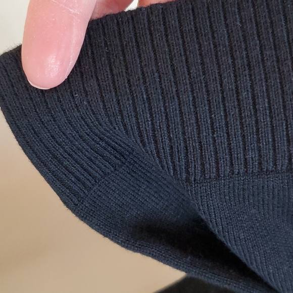 🎉HP🎉Calvin Klein ♥️NWT♥️ Black Jeweled Sweater!♥️♥️♥️ - Picture 12 of 16